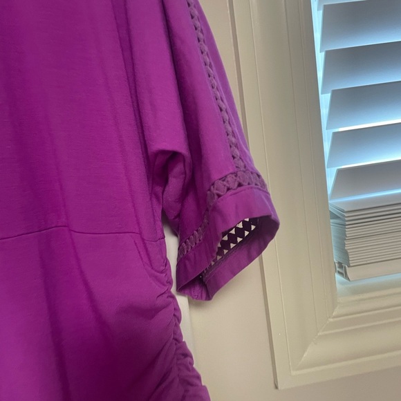 Peter Nygard petite large  top ladies - Picture 3 of 7